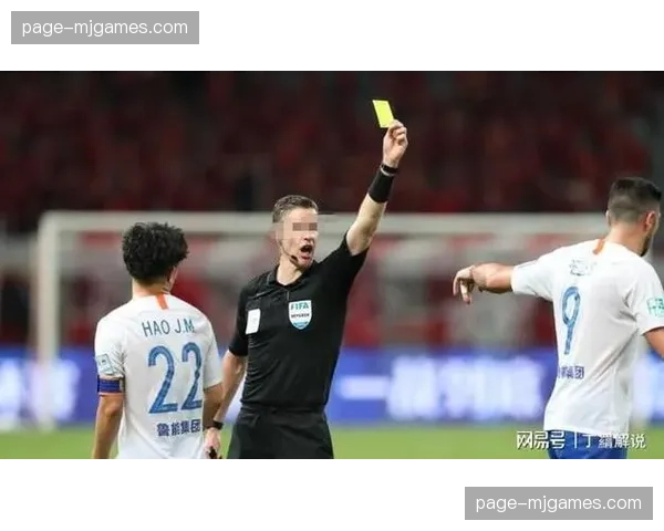 中国足协公布对某中甲球队赛后围堵裁判事件的处罚决定